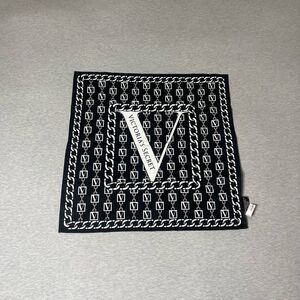 Victoria’s Secret Chain Link Graphic Cotton Bandana Scarf 25x25